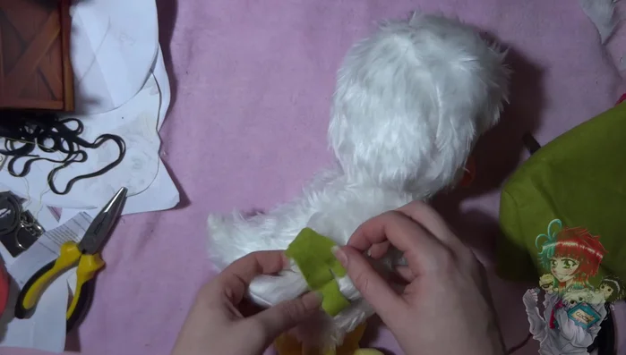 Add finishing touches (optional). Add details such as grass to the wing or tufts of hair.