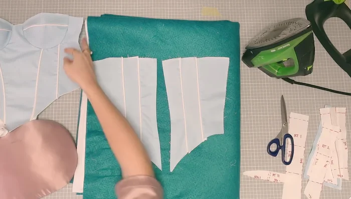 Sew the front and back pieces together.