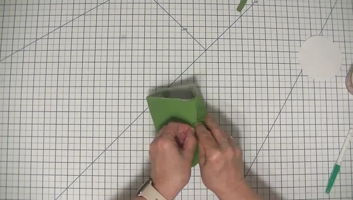 Turn the bag right sides out through the gap in the lining. Close the gap using a ladder stitch or your machine.