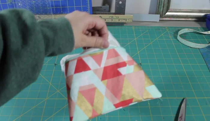 Finishing: Zip the bag closed.