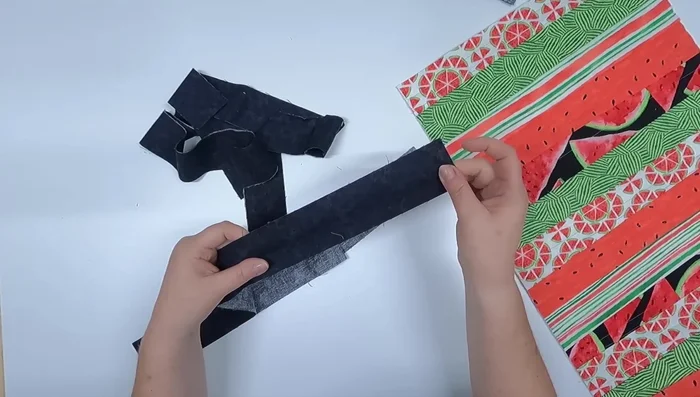 Bind the edges: Apply binding to the edges using your preferred binding method.