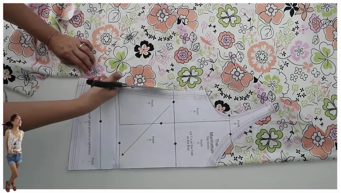 Cut bias binding: Cut from the left, with the pattern on the right, utilizing the 45-degree angle already present.