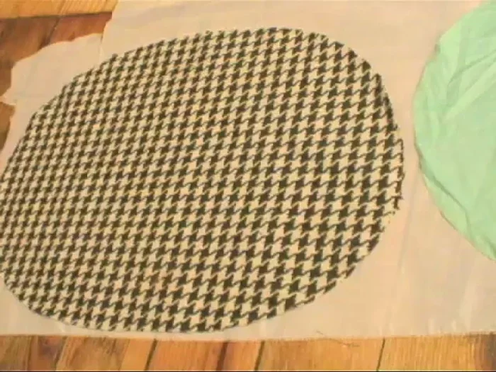 Carefully cut out the lining fabric pieces.