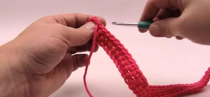 Weave in all loose ends.