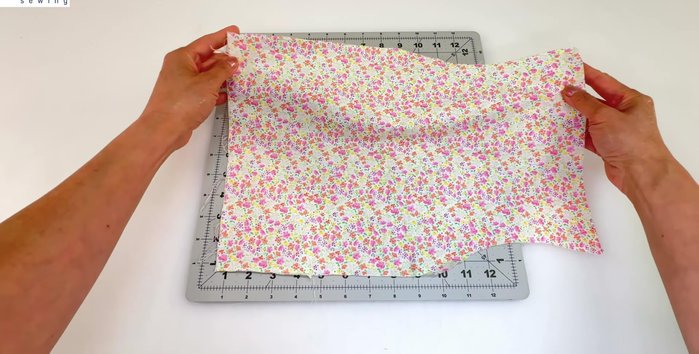 Cut out two pieces of fabric the same size and fuse fusible fleece to wrong side of fabric