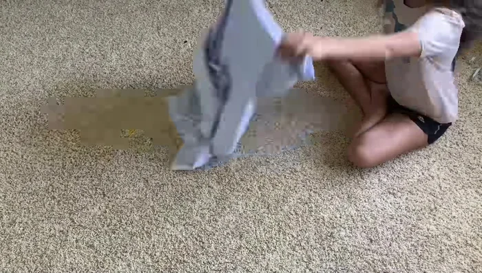 Cut out the length of the skirt (17 inches recommended).