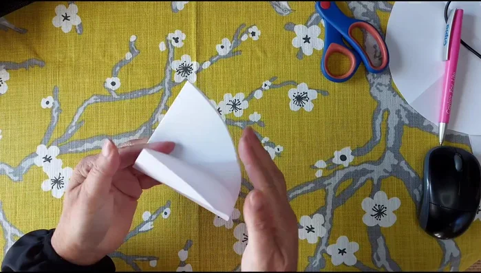 Open up the fabric. You will now have a perfect circle with a 150cm diameter.