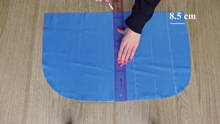 Shirring the Back Bottom and Handle Pieces