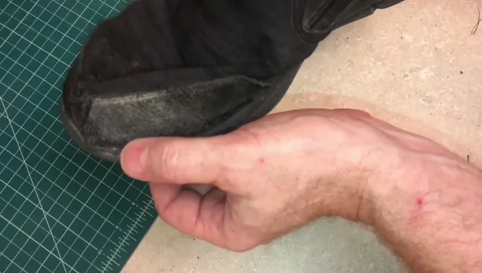 When finishing, knot the thread securely.