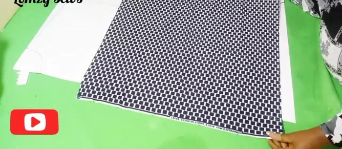 Fold your fabric into four.