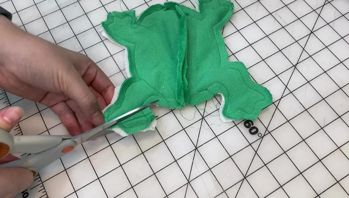 Clip curves (toes) to reduce bulk.