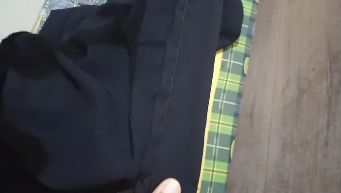 Join the side seams of the kimono with a 0.5-inch seam allowance from the armhole to the hem.