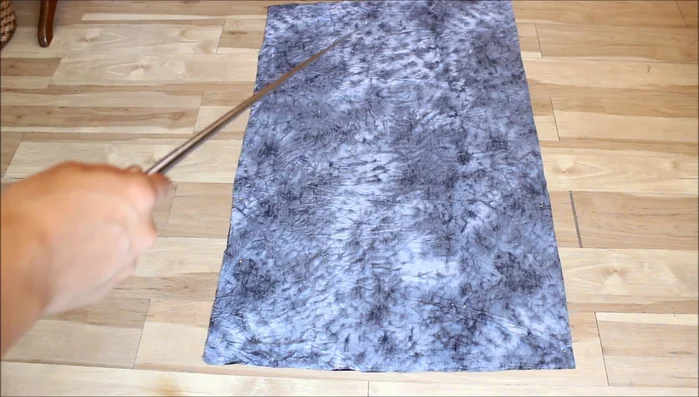 Measure and mark the hipline: Measure from your waist to your hip. Mark this point on the folded fabric. Also, mark half of your hip circumference.