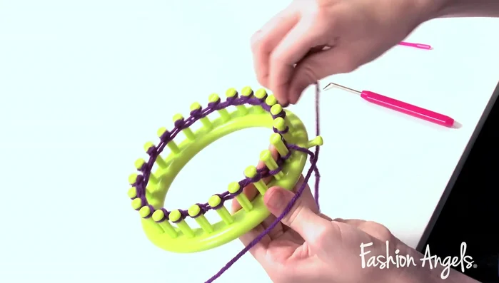 Repeat steps 1-3 until desired headband length is reached.