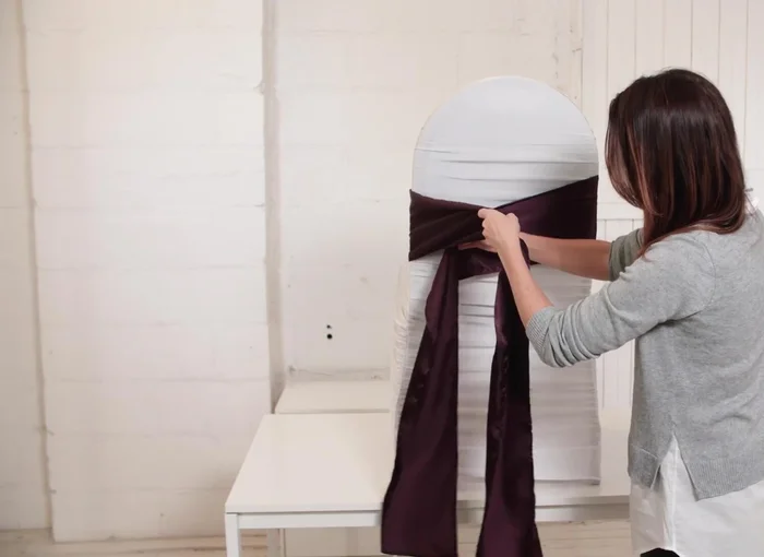 Adjust the tails until they are equal in length.