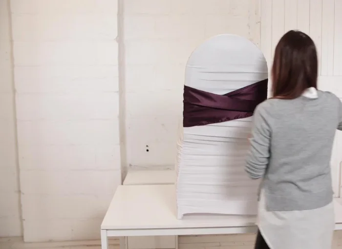 Adjust the tails until they are equal in length.