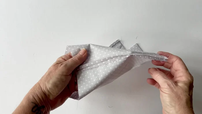 Press the seams open and box the corners of the lining as you did with the outer fabric.