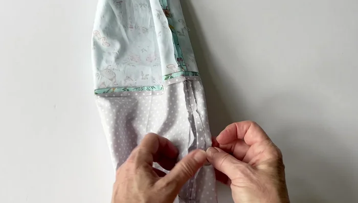 Press the bottom corners to create crisp edges and structure.