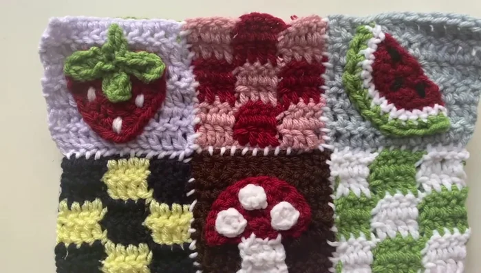 Create two handles by crocheting chains of five, then working single crochets along them to the desired length. Make sure to create straps slightly longer than needed to ensure secure fastening.