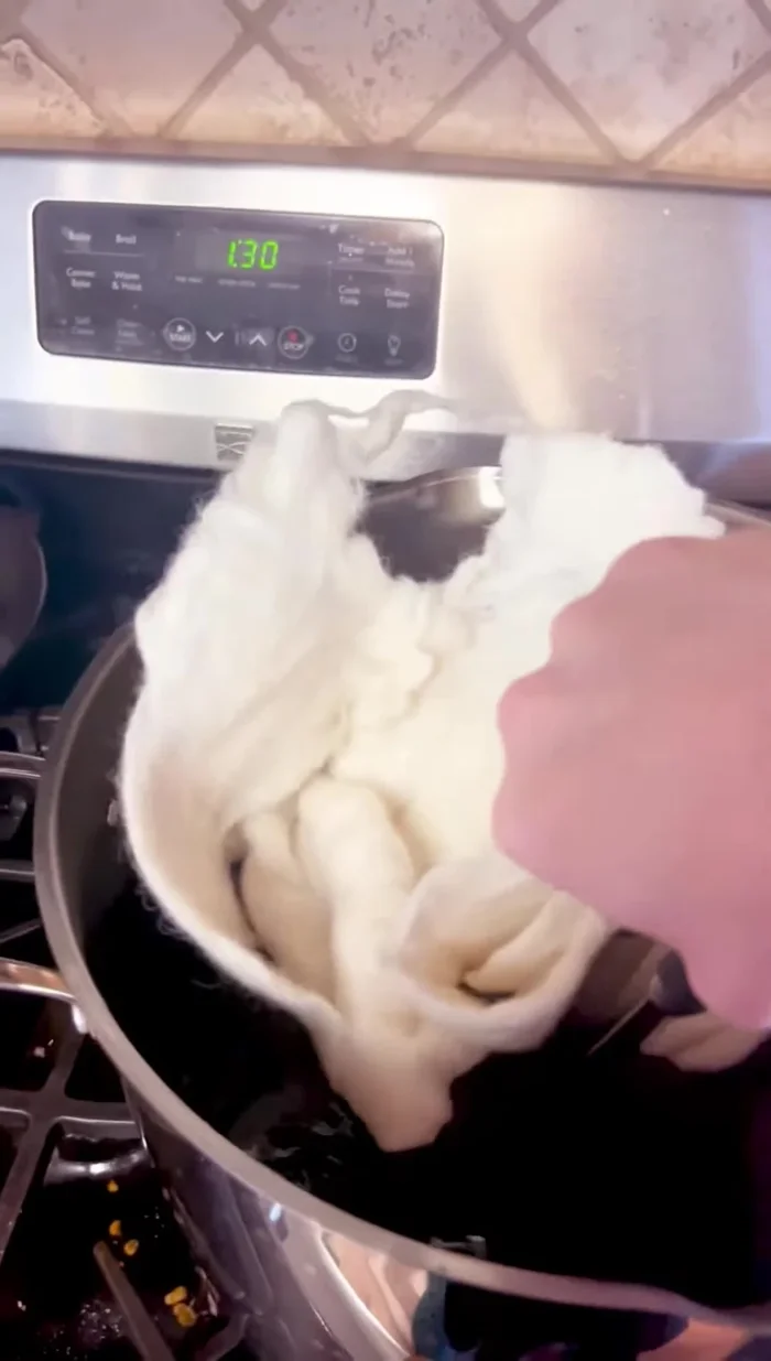 Dye the hat (optional).