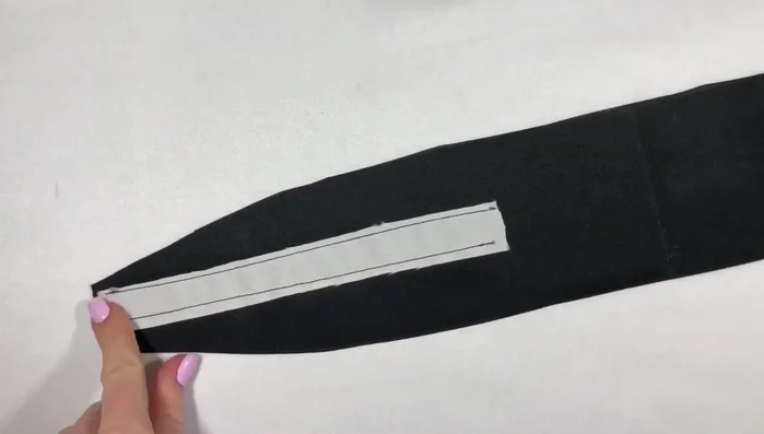 Sew the patterns together: Connect the two patterns with the front sides facing each other. Bend the leather for the allowance and sew, leaving an opening to turn the fabric inside out.