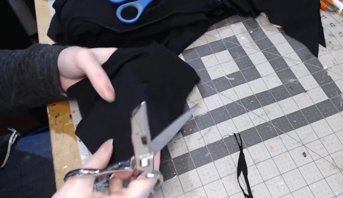 Carefully clip the curves between the fingers to allow for better shaping when turning inside out.