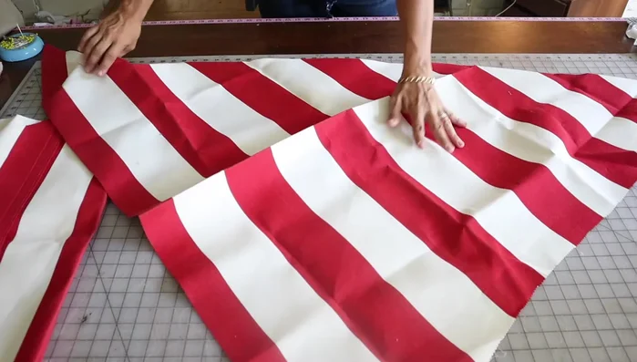 Cut out 3.5-inch boxing strips on the diagonal, ensuring the stripes match the desired diagonal alignment.