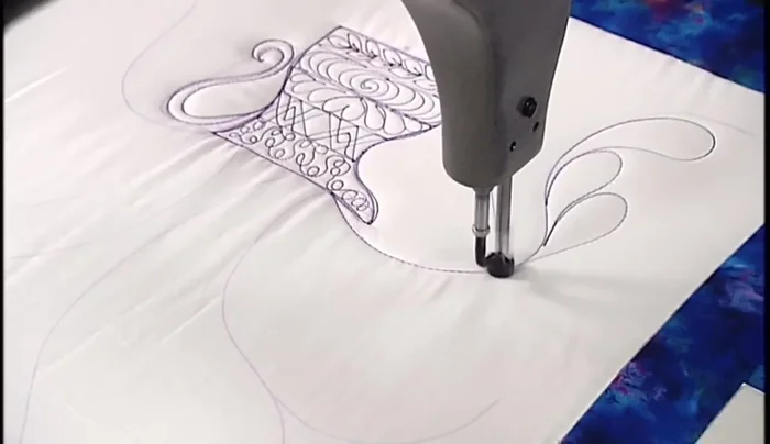 Create feather variations: Use different techniques for variation, such as zigzag lines, loops and double lines.