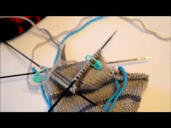 Knit the remaining stitches: Knit the last 20 stitches for the mitt body.