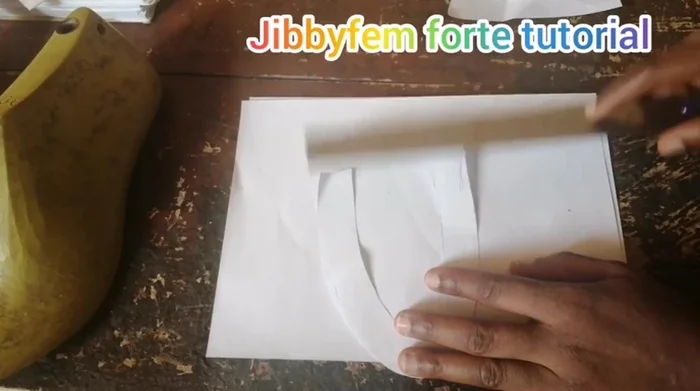 Cut out the pattern and use glue to assemble the slide.