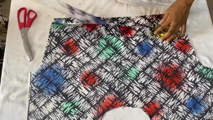 Sew the side seams of the crop top (1 inch seam allowance). Finish the bottom hem.