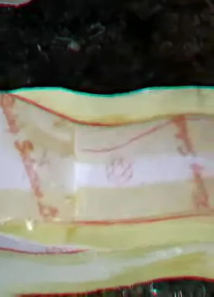 Finish the edges of the leather.