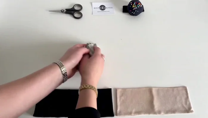 Sew the pinned edges together using an overlocking stitch.