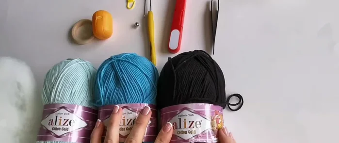 Finish the elephant: Embroider the eyes using your chosen yarn color. Complete any remaining crochet steps to finish the elephant.