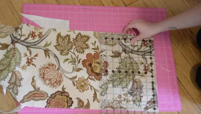 Cut base pieces: Cut out two base pieces of each fabric. The width should match the measurement of one quarter piece from step 2.