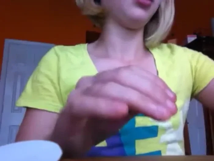 Prepare your template and felt pieces. Trace the pineapple body onto yellow felt twice, and the leaf shape onto green felt five times.