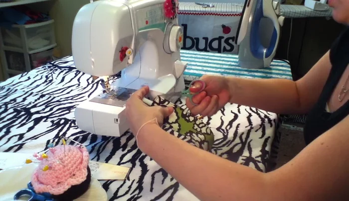 Trim any loose threads.