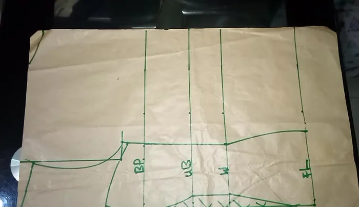 Connect the back pattern pieces, adding the dart measurements as previously done for the front.