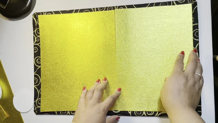 Glue and Fold Felt: Glue the felt lining to the inside of the clutch, ensuring a smooth and even finish. Fold and glue the edges of the felt to secure the lining.