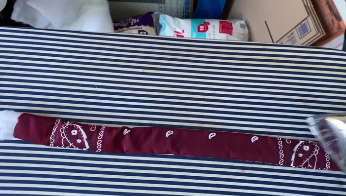 Press the stuffed straps (optional).