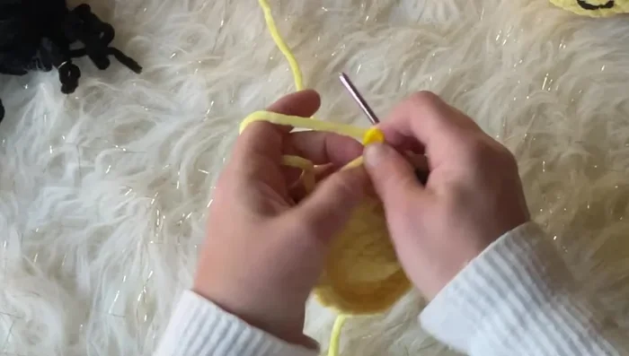 Rounds 9-12: Single crochet in each stitch (48 stitches).