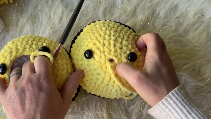 Decrease Rounds 30-31: Continue decreasing until the hole is small enough to close. Close the hole with a darning needle.