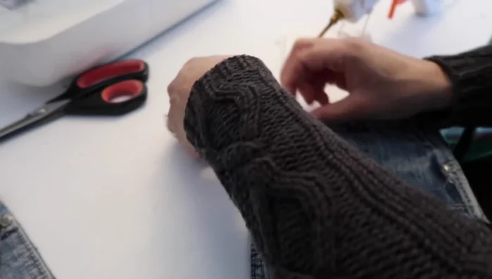 Sew the pockets onto the waistband.