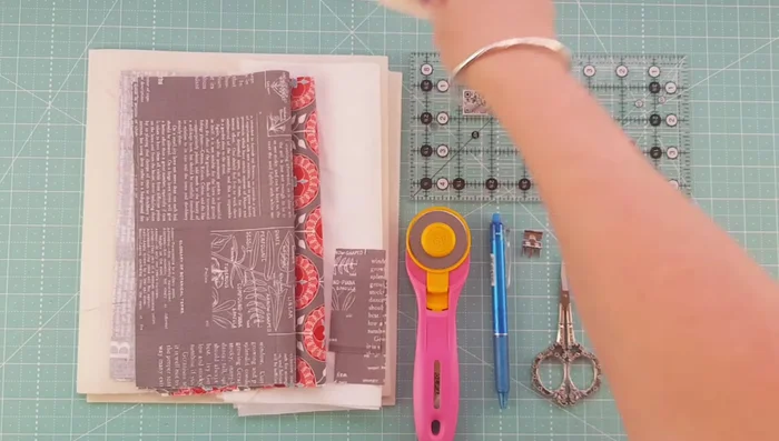 Fuse interfacing onto exterior and lining fabric.