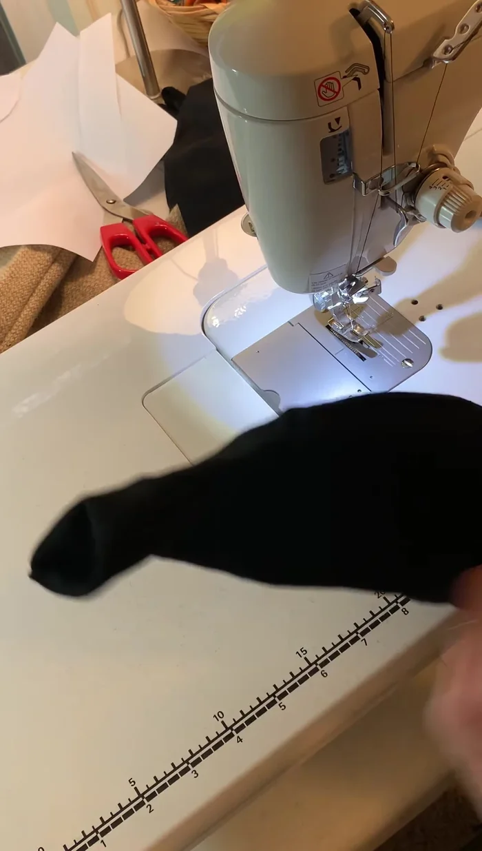 Turn right side out: Turn the mitten right side out and try it on to ensure a proper fit.