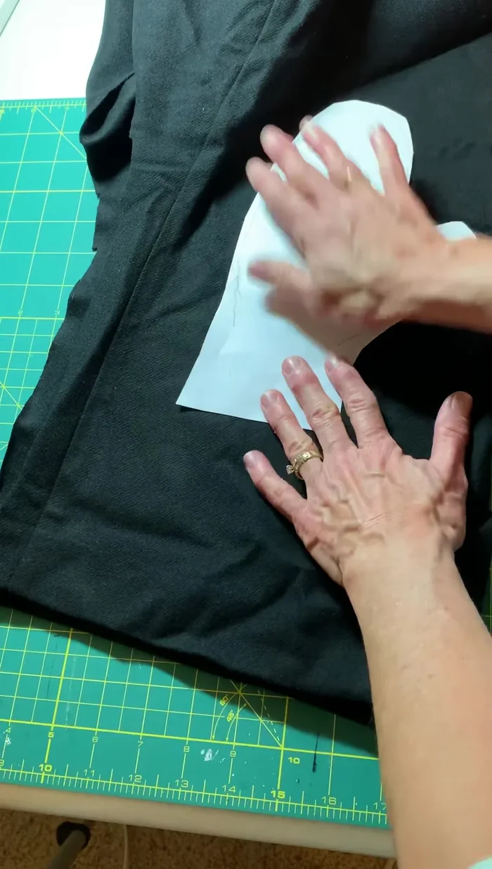 Cut the fabric: Cut out two mitten shapes from your wool fabric, following the pattern and adding a half-inch or more seam allowance. Pay attention to the thumb opening.