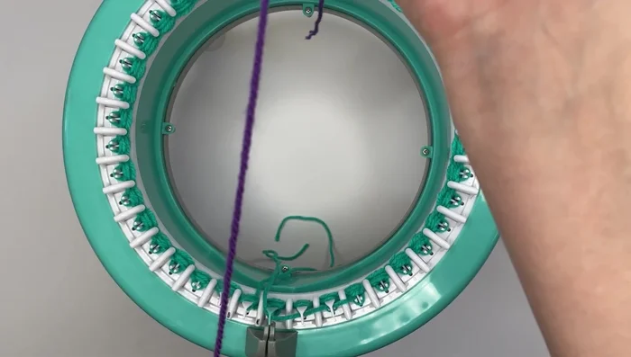 Join main color yarn, leaving a long tail for sewing.