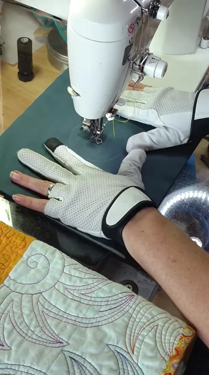 Start quilting with a spiral from the center outwards to the marked 3-inch circle. Adjust spiral tightness as desired.