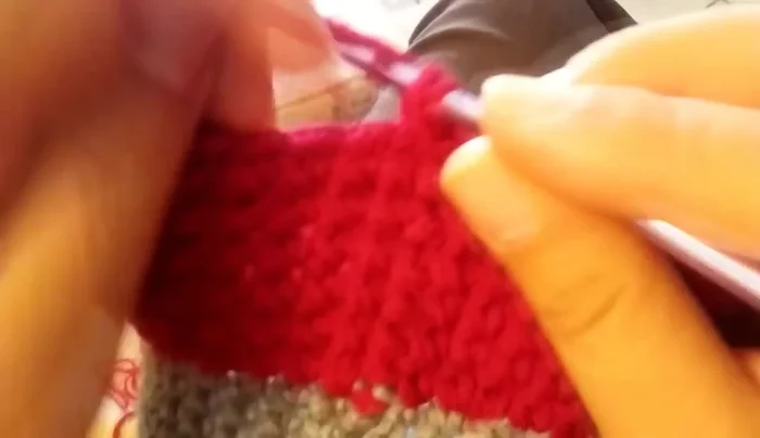 Create a foundation chain for the brim (approx 65 chains), then single crochet around, increasing as desired to create brim depth. Finish off.