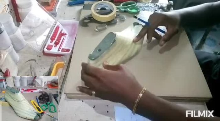 Draw the lateral quarter line, vamp line, and all the key points (heel point, etc.).